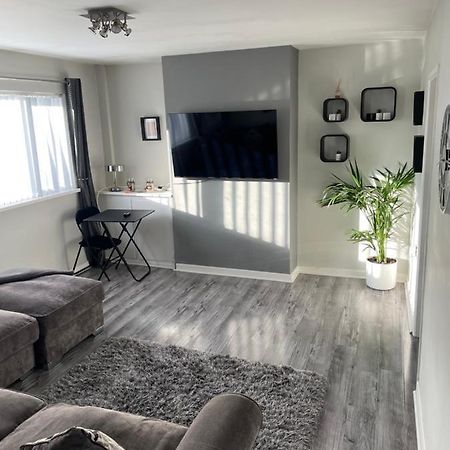 Fantastic Full 3 Bedroom Modern Apartment بلفاست المظهر الخارجي الصورة
